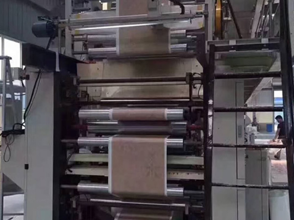 淮龙护墙板生产流水线